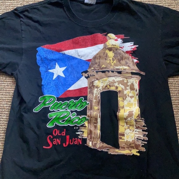 BUNDLE of Graphic Tees - Picture 8 of 14